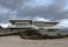 Normy surf club, cafe on track