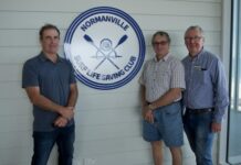 Locals, tourists visit kiosk on first day