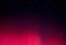 Region in awe of aurora australis