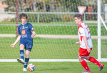 Breakers stay in the hunt