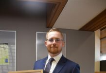 Hammond seat shifts hands