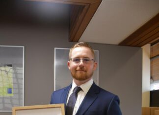 Hammond seat shifts hands