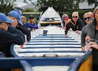 Dragging boats to Mannum